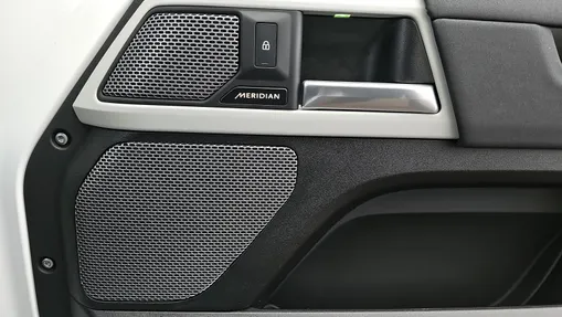 LAND ROVER Defender Defender 110 3.0 D300 mHEV SE