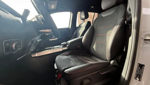 MERCEDES-BENZ GLB GLB 200 4-Matic AMG Line 8G-DCT