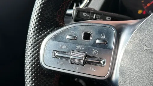 MERCEDES-BENZ GLB GLB 200 4-Matic AMG Line 8G-DCT