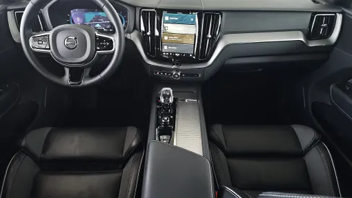 VOLVO XC60 XC60 B4 D AWD Plus Dark aut