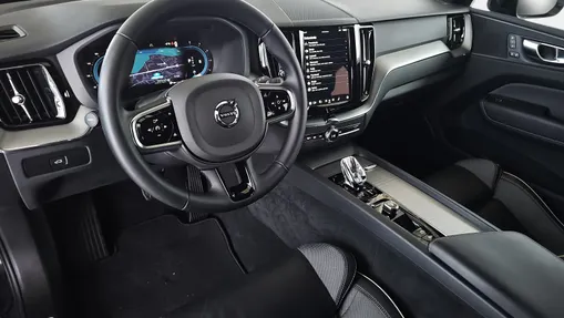 VOLVO XC60 XC60 B4 D AWD Plus Dark aut