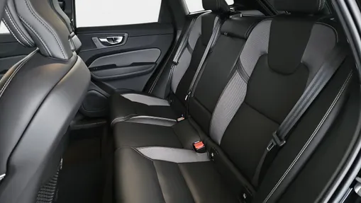 VOLVO XC60 XC60 B4 D AWD Plus Dark aut