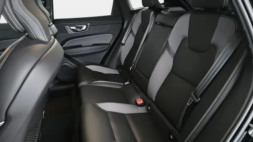 VOLVO XC60 XC60 B4 D AWD Plus Dark aut