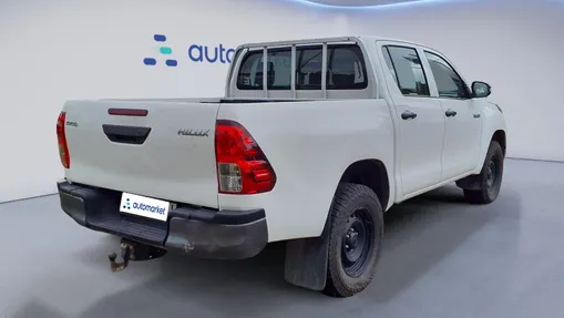 TOYOTA HiLux Hilux 2.4 D-4D Double Cab DLX 4x4