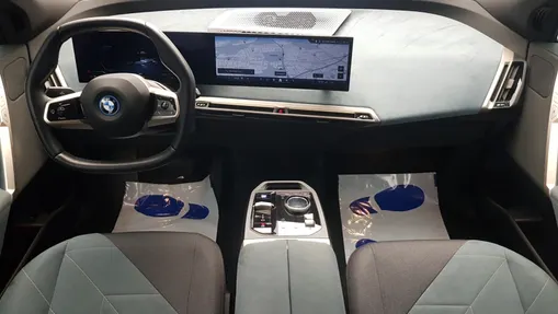 BMW iX iX xDrive40 76.6kWh