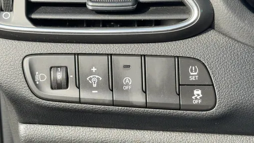 HYUNDAI i30 i30 1.0 T-GDI Classic + DCT