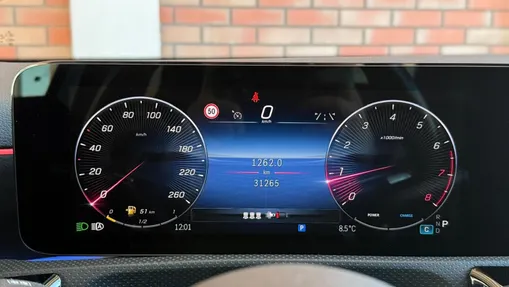MERCEDES-BENZ A Klasa A 200 AMG Line 7G-DCT