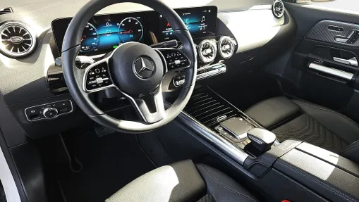 MERCEDES-BENZ EQA EQA 300 66.5kWh 4-Matic Progressive