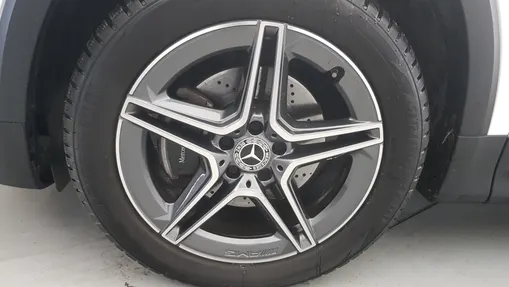 MERCEDES-BENZ GLB GLB 200 4-Matic AMG Line 8G-DCT