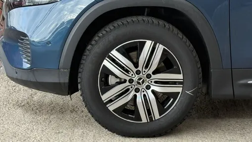 MERCEDES-BENZ EQB EQB 300 66.5kWh 4-Matic Progressive 7os.