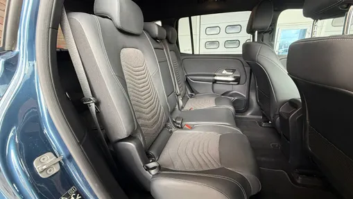 MERCEDES-BENZ EQB EQB 300 66.5kWh 4-Matic Progressive 7os.