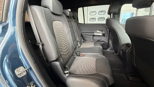 MERCEDES-BENZ EQB EQB 300 66.5kWh 4-Matic Progressive 7os.