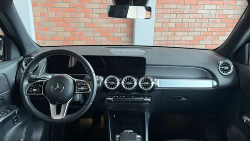MERCEDES-BENZ EQB EQB 300 66.5kWh 4-Matic Progressive 7os.