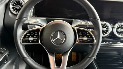 MERCEDES-BENZ EQB EQB 300 66.5kWh 4-Matic Progressive 7os.