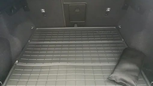 VOLVO XC40 XC40 73kWh P6 Recharge Plus aut