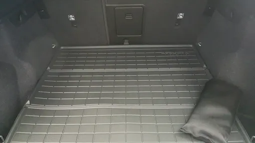 VOLVO XC40 XC40 73kWh P6 Recharge Plus aut