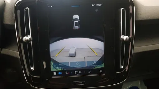 VOLVO XC40 XC40 73kWh P6 Recharge Plus aut