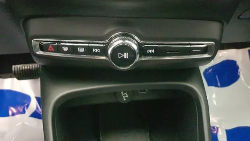 VOLVO XC40 XC40 73kWh P6 Recharge Plus aut