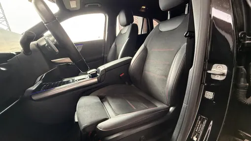 MERCEDES-BENZ EQA EQA 350 66.5kWh 4-Matic AMG Line