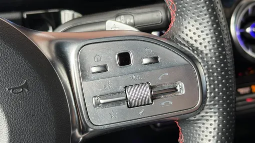 MERCEDES-BENZ EQA EQA 350 66.5kWh 4-Matic AMG Line