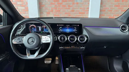 MERCEDES-BENZ EQA EQA 350 66.5kWh 4-Matic AMG Line