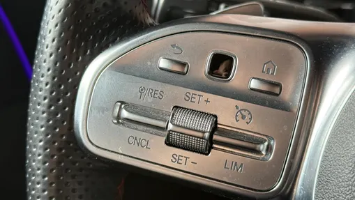 MERCEDES-BENZ EQA EQA 350 66.5kWh 4-Matic AMG Line