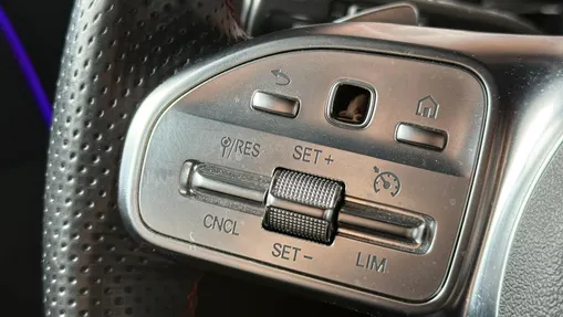 MERCEDES-BENZ EQA EQA 350 66.5kWh 4-Matic AMG Line