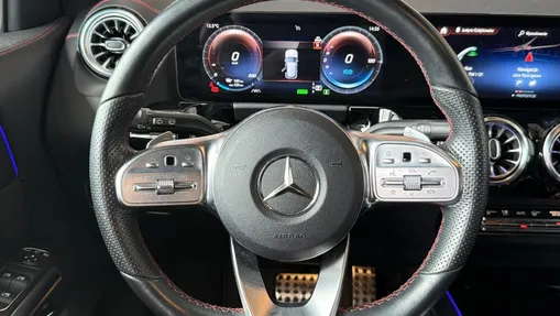 MERCEDES-BENZ EQA EQA 350 66.5kWh 4-Matic AMG Line
