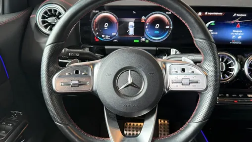 MERCEDES-BENZ EQA EQA 350 66.5kWh 4-Matic AMG Line