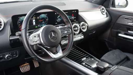 MERCEDES-BENZ EQA EQA 250 66.5kWh AMG Line