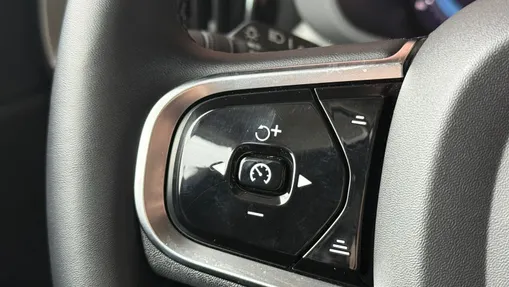 VOLVO XC60 XC60 B5 B AWD Plus Dark aut