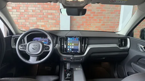 VOLVO XC60 XC60 B5 B AWD Plus Dark aut