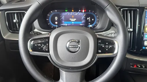 VOLVO XC60 XC60 B5 B AWD Plus Dark aut