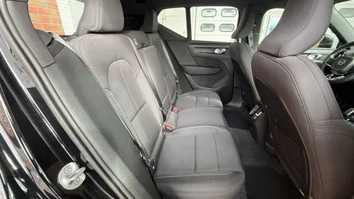 VOLVO XC40 XC40 73kWh P6 Recharge Plus aut