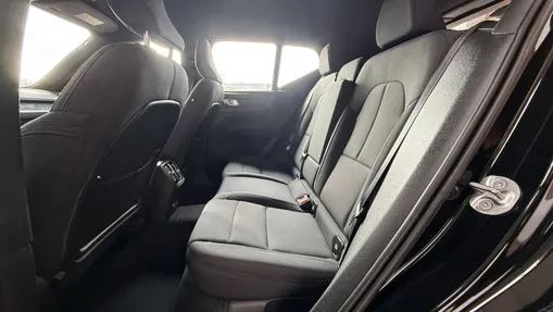 VOLVO XC40 XC40 73kWh P6 Recharge Plus aut