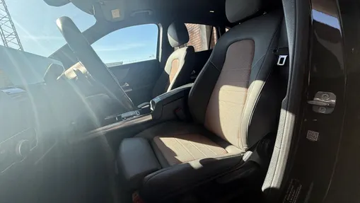 MERCEDES-BENZ EQA EQA 300 66.5kWh 4-Matic Electric Art