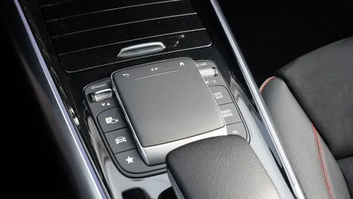 MERCEDES-BENZ EQA EQA 250 66.5kWh AMG Line