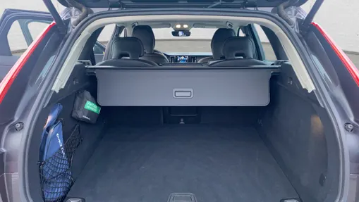 VOLVO XC60 XC60 B5 B AWD Plus Dark aut