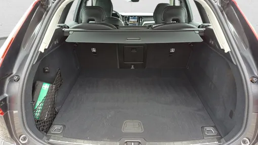 VOLVO XC60 XC60 B5 B AWD Plus Dark aut
