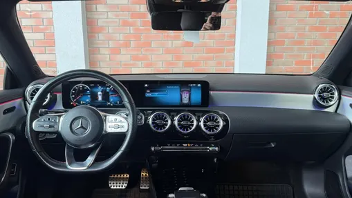 MERCEDES-BENZ CLA CLA 200 d AMG Line 8G-DCT