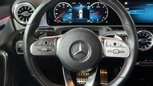 MERCEDES-BENZ CLA CLA 200 d AMG Line 8G-DCT