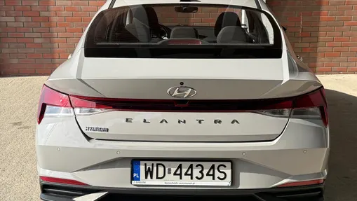 HYUNDAI Elantra Elantra 1.6 Modern