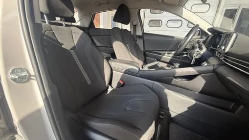 HYUNDAI Elantra Elantra 1.6 Modern
