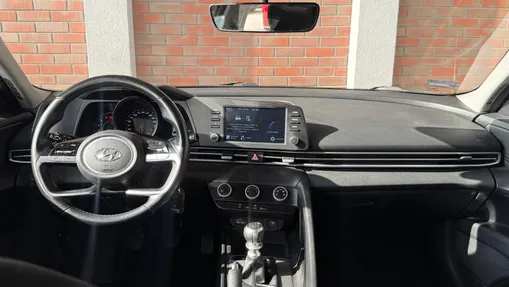 HYUNDAI Elantra Elantra 1.6 Modern