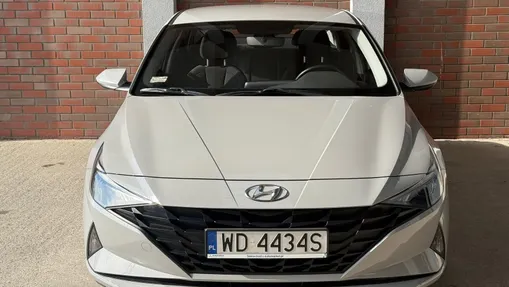 HYUNDAI Elantra Elantra 1.6 Modern