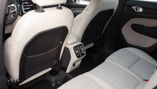VOLVO XC40 XC40 B4 B AWD Momentum aut