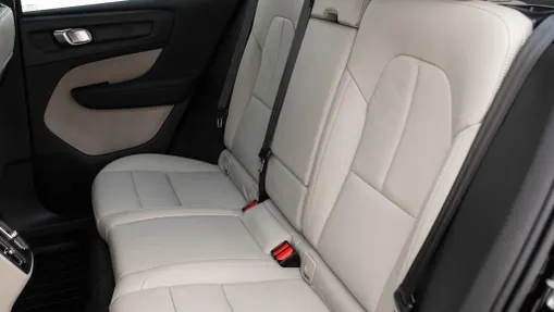 VOLVO XC40 XC40 B4 B AWD Momentum aut