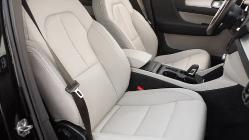 VOLVO XC40 XC40 B4 B AWD Momentum aut