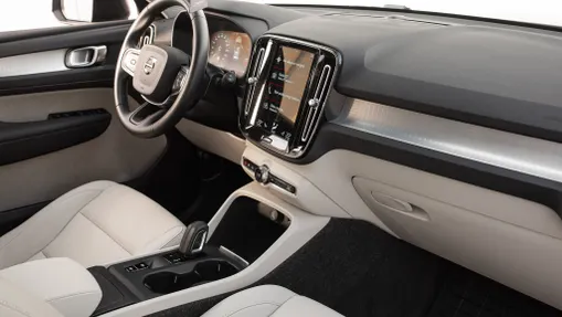 VOLVO XC40 XC40 B4 B AWD Momentum aut