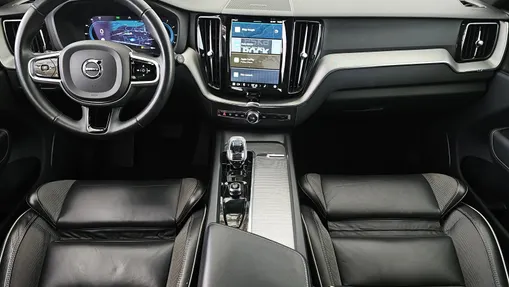 VOLVO XC60 XC60 B4 D AWD Plus Dark aut